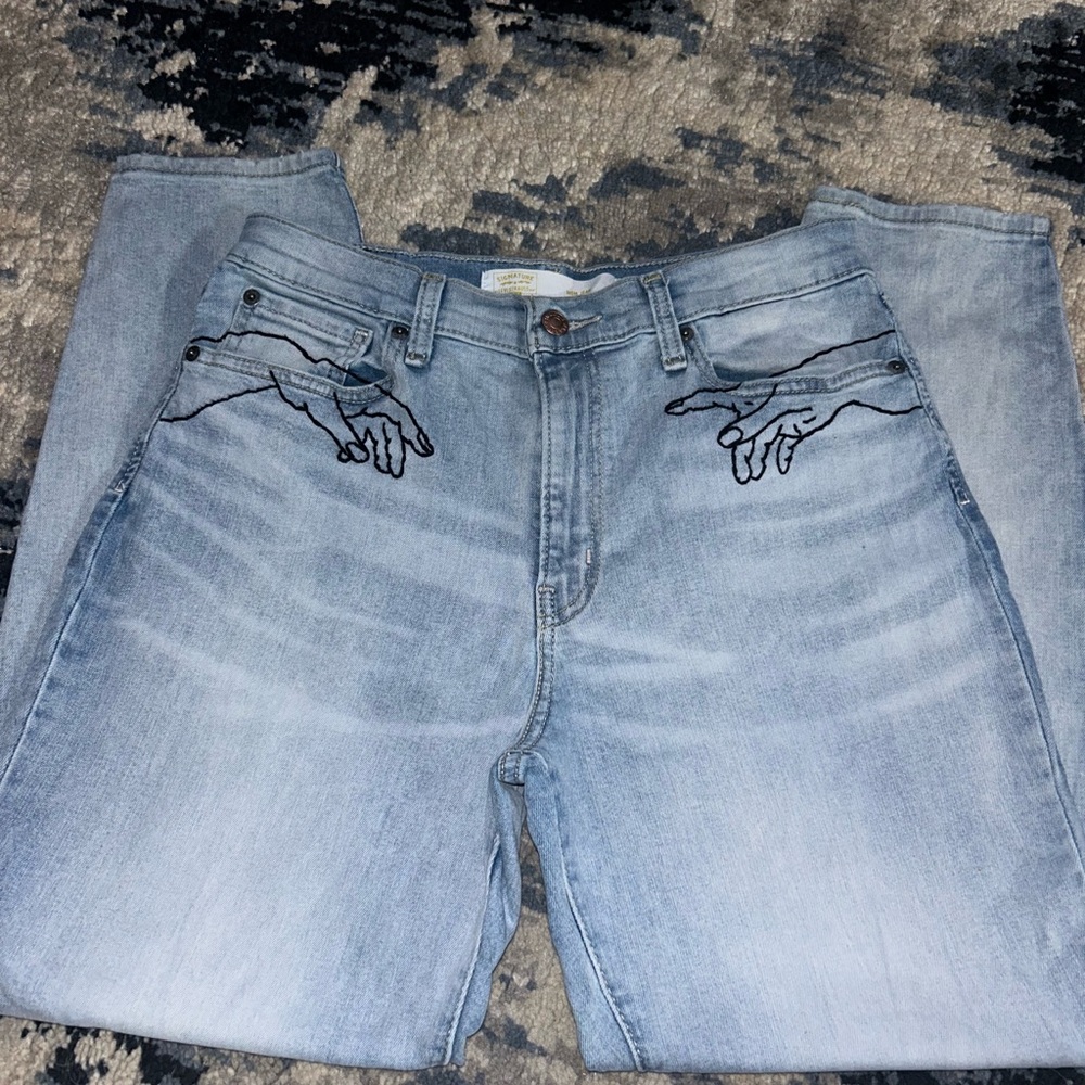 Women’s Levi’s Light Blue Jeans with Embroidered Detail